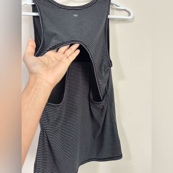 Lululemon Circuit Crusher Tank in Evolution Stripe Black Heathered Dark Cast - Picture 8 of 10